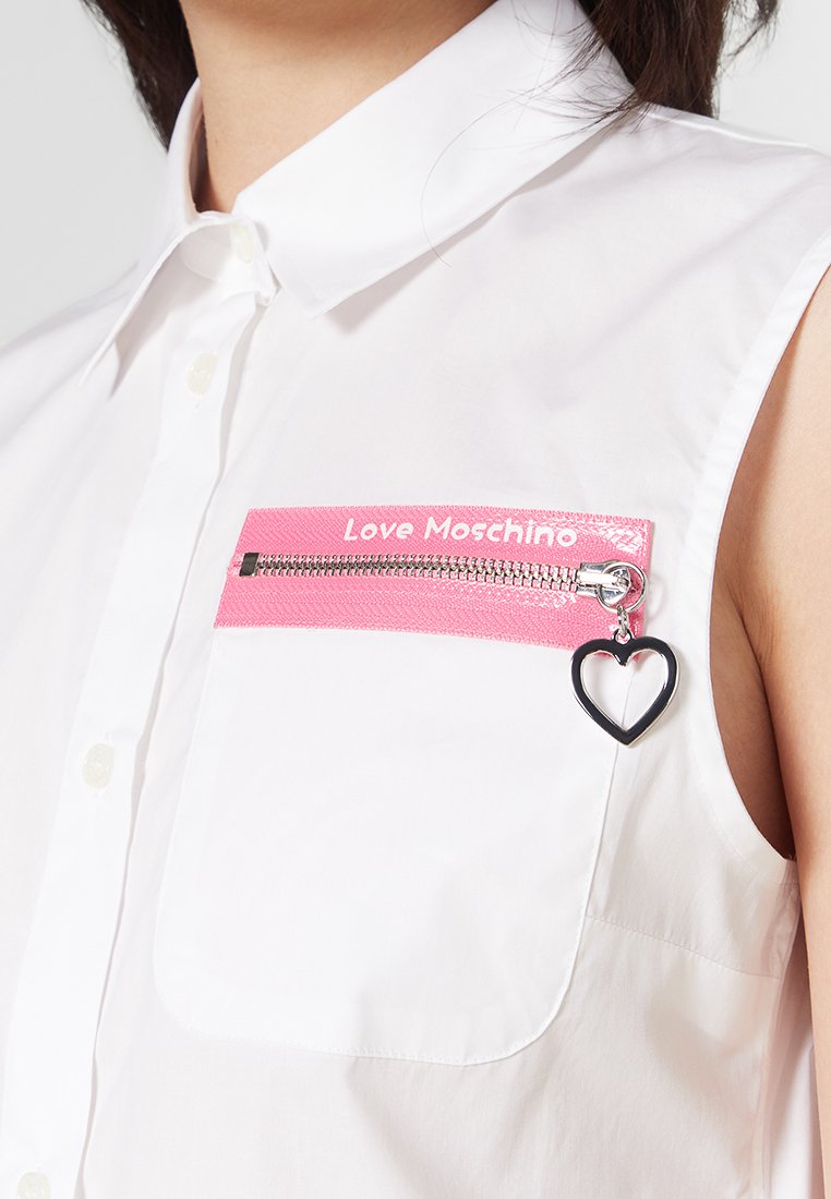 Love Moschino