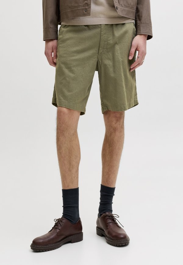 Jack & Jones JPSTJAIDEN HYBRID BONDI - Shorts - deep lichen green