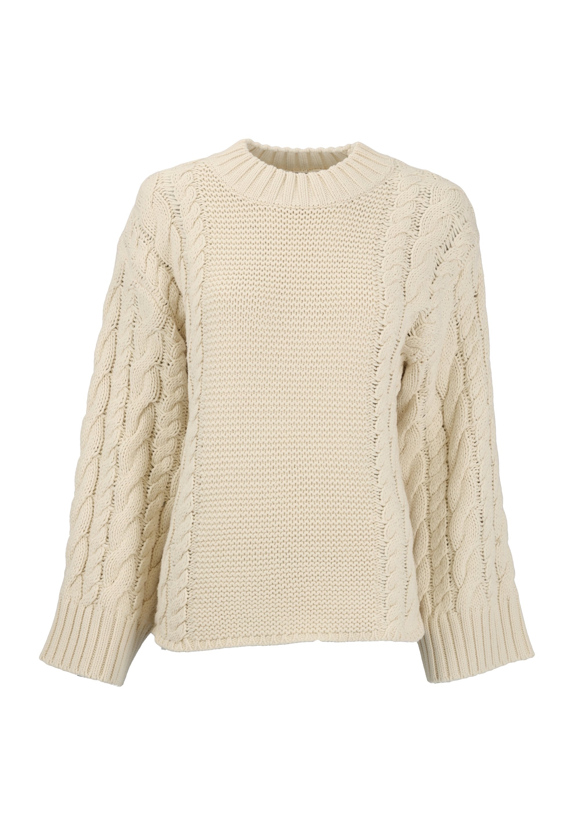 Strickpullover in Cremeton mit strukturiertem Muster und geflochtenem Design an den Ärmeln, geripptem Halsausschnitt und Saum. Grob gestrickte Konstruktion.