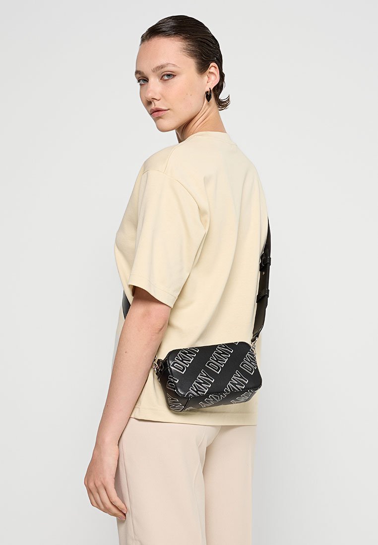 DKNY TILLY