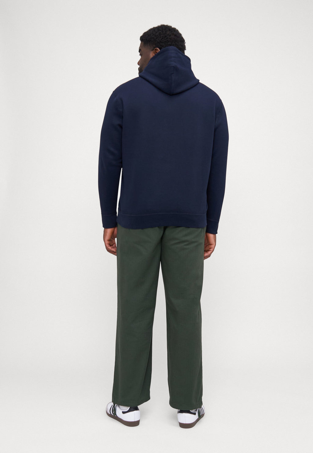 ESSENTIAL HOODY Media 4