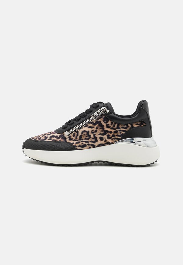DKNY ZAVALLA LACE UP