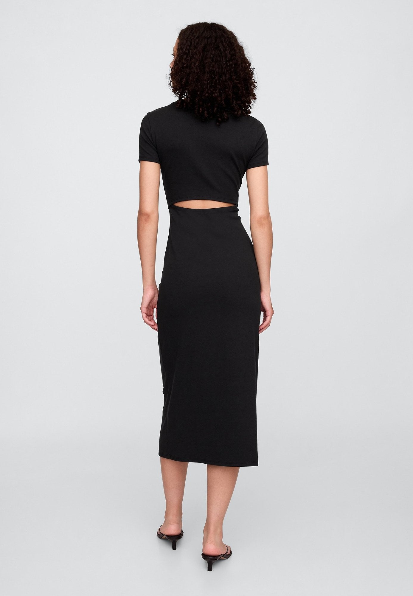 GAP BACK CUTOUT