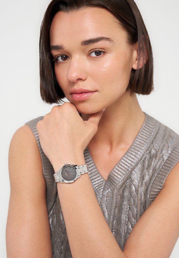 DKNY