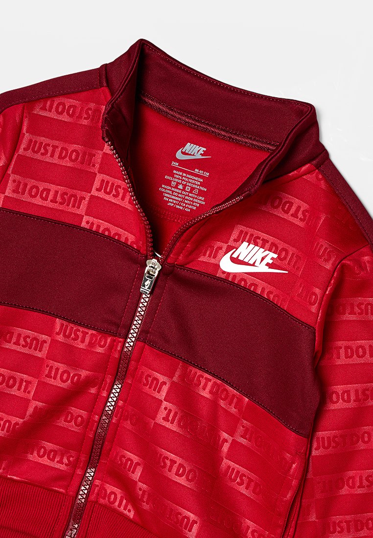 Nike Sportswear