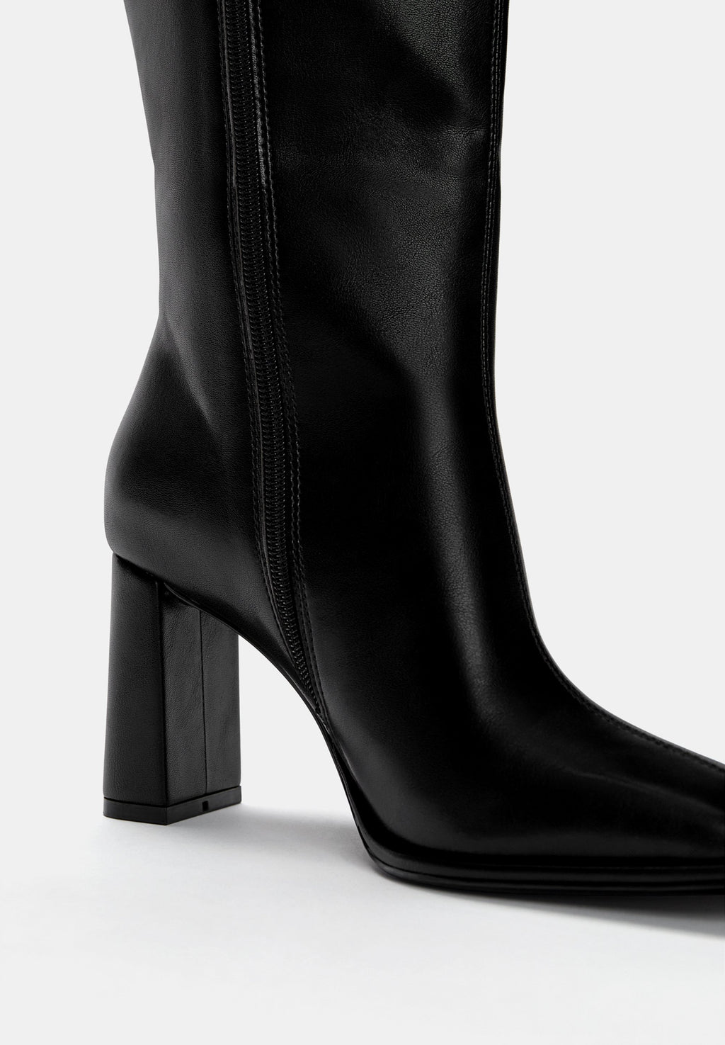 PULL&BEAR HIGH HEELED