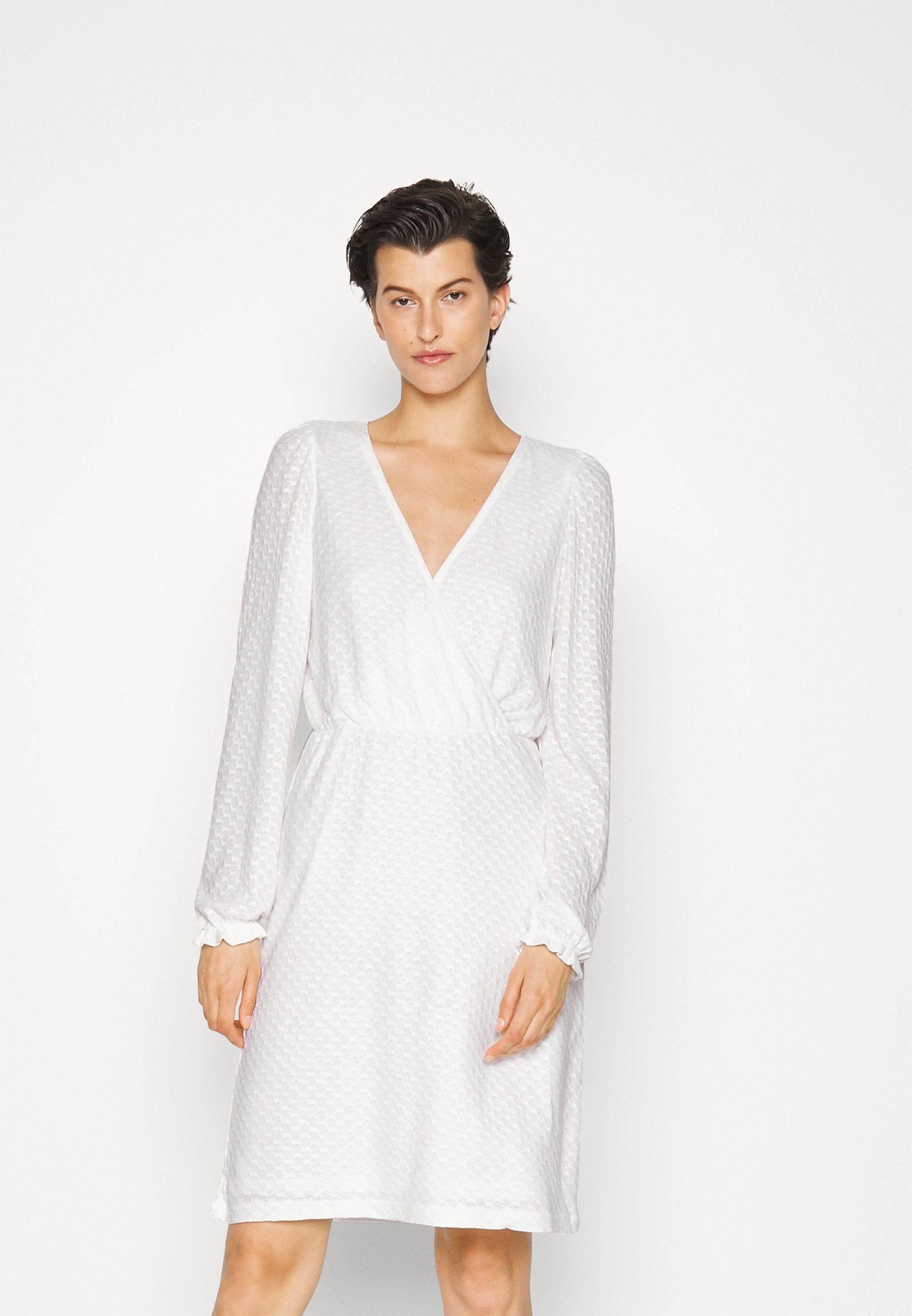 ONLSTEFFIE DRESS Media 3