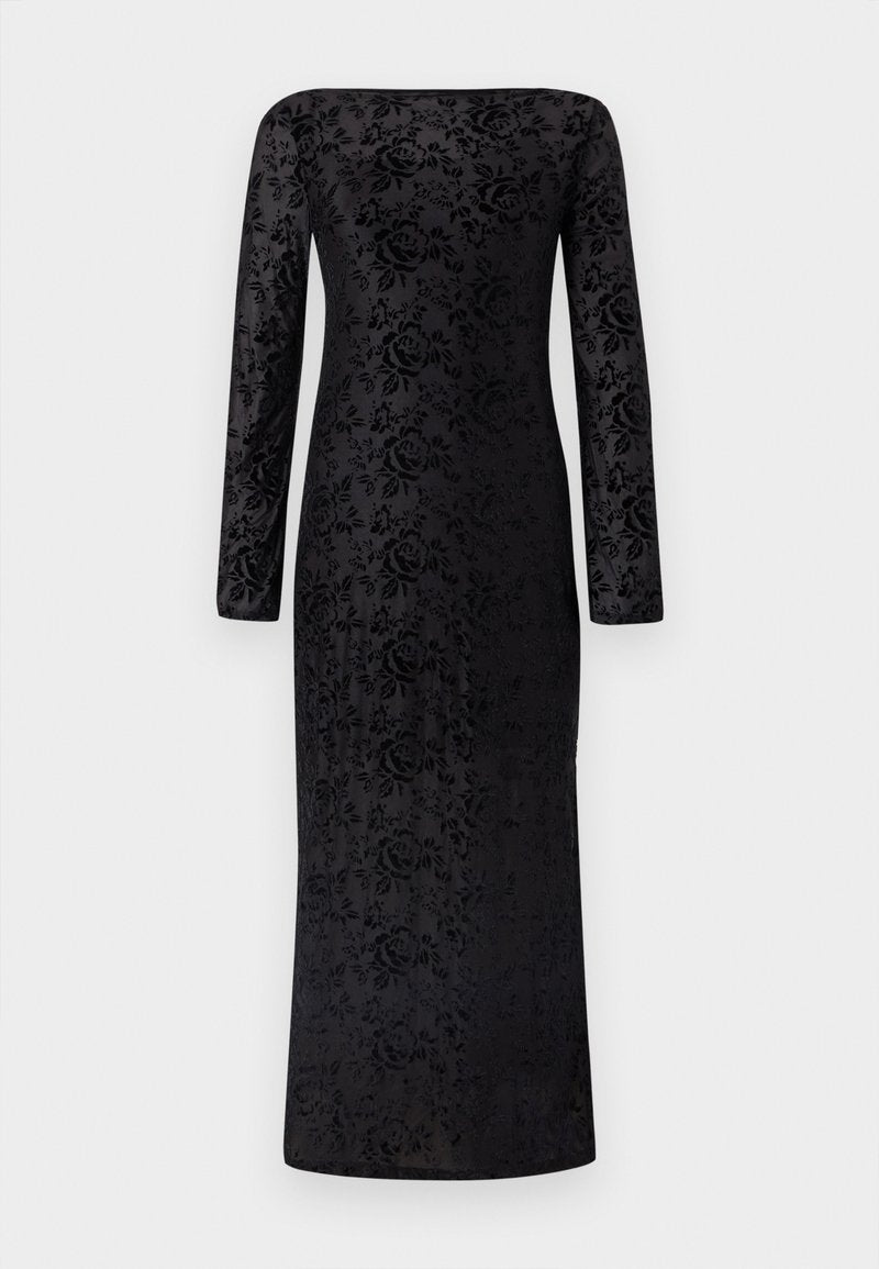Schwarzes Langarmkleid mit Blumenmuster, geradem Ausschnitt und figurbetontem Design aus strukturiertem Stoff. Bodenlanger Schnitt.