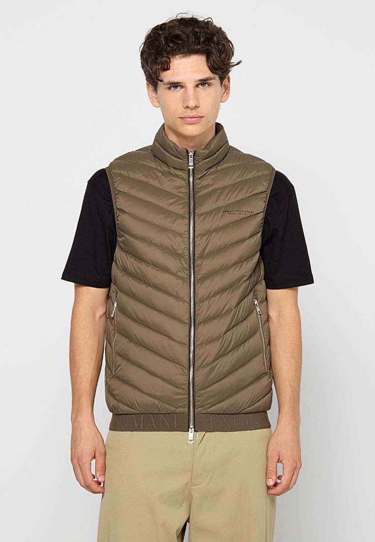Armani Exchange Weste Media 1
