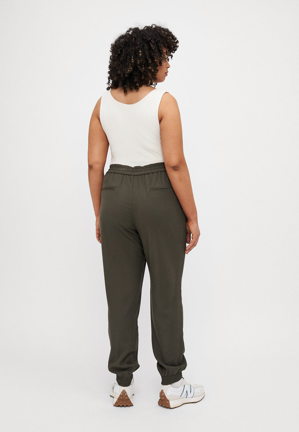CARKELDA EMERY PULL UP PANTS  Media 4