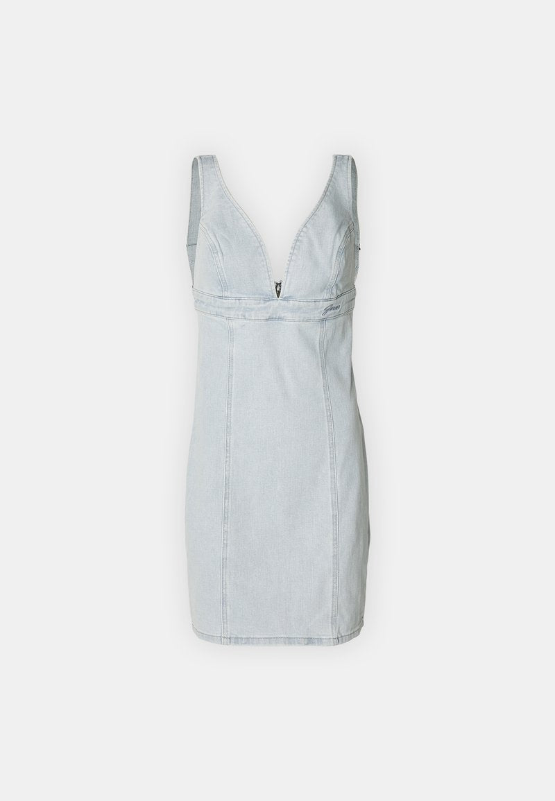 Hellblauses Denim-Kleid mit tiefem V-Ausschnitt, schmalen Trägern und figurschmeichelndem Schnitt. Hat sichtbare Nähte und einen seitlichen Reißverschluss.