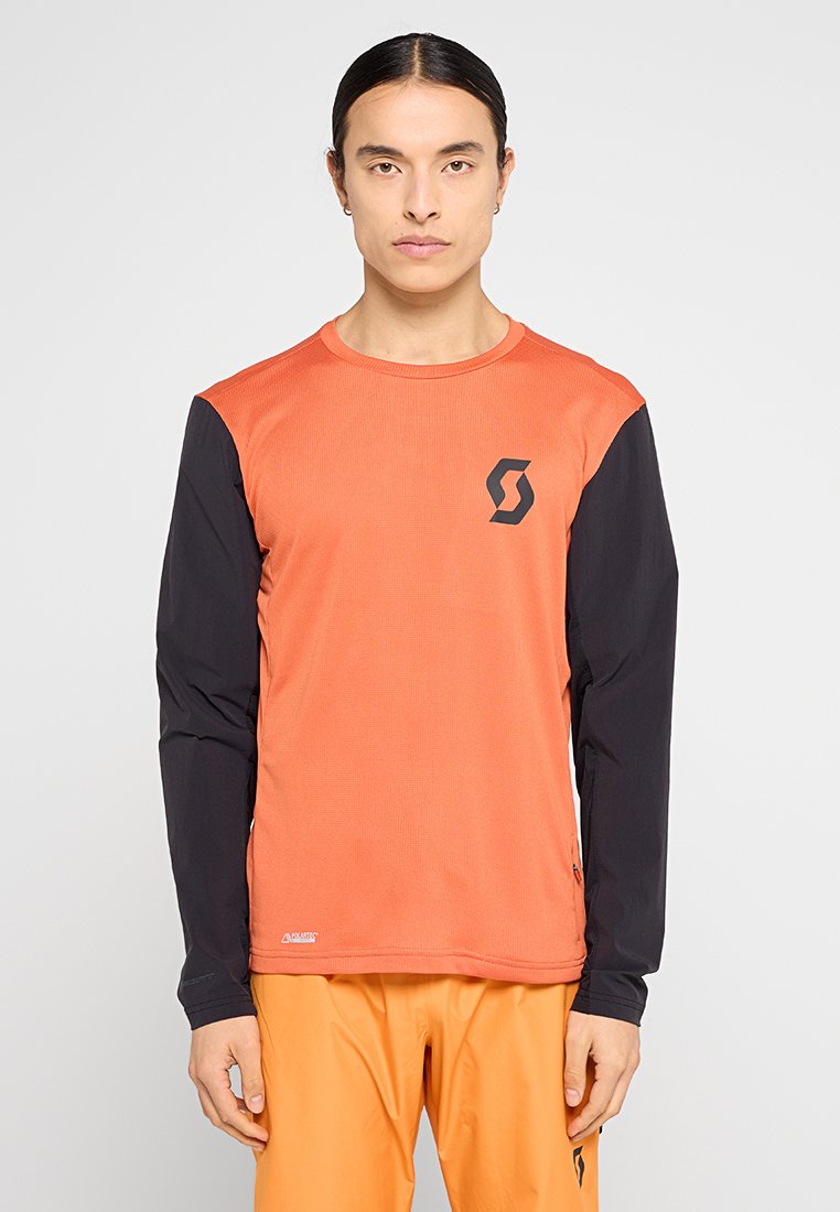 REGULAR FIT Media 1