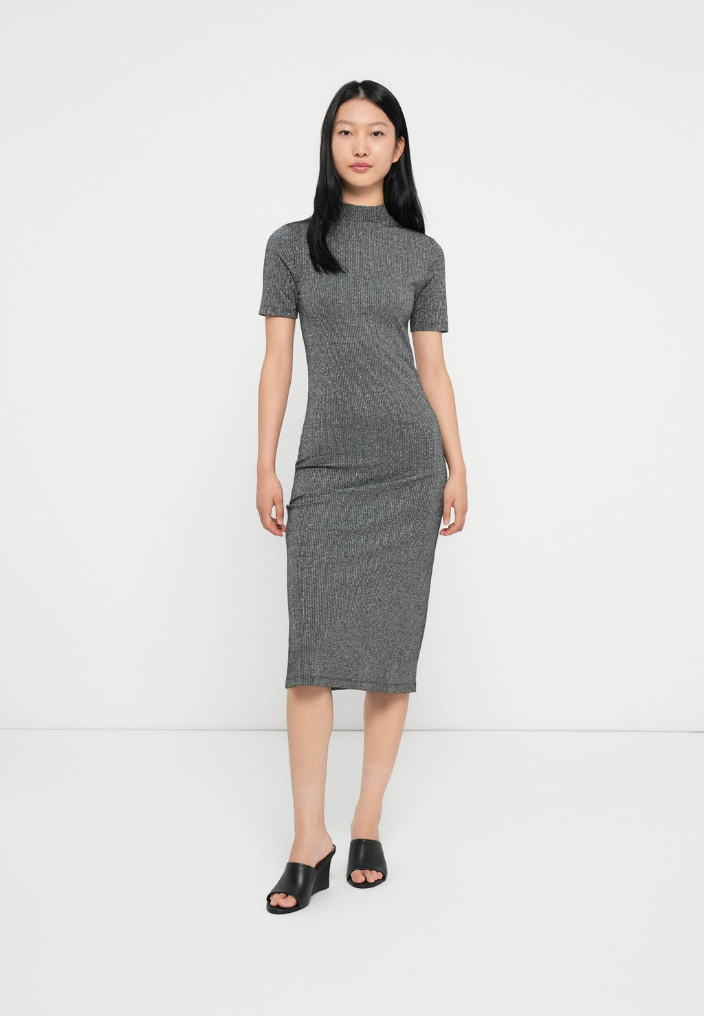 FESTIVE METALLIC SLIM MIDI BODYCON DRESS Media 2
