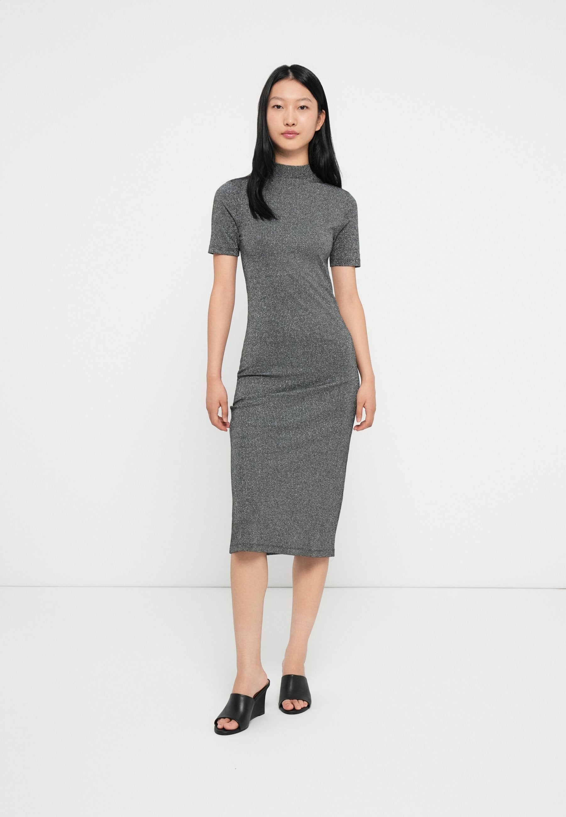 FESTIVE METALLIC SLIM MIDI BODYCON DRESS Media 2