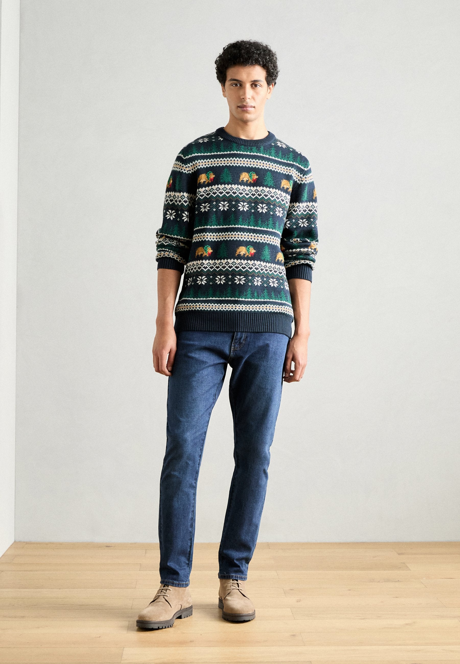 WINTER VILLAGE O NECK SWEATER Media 2