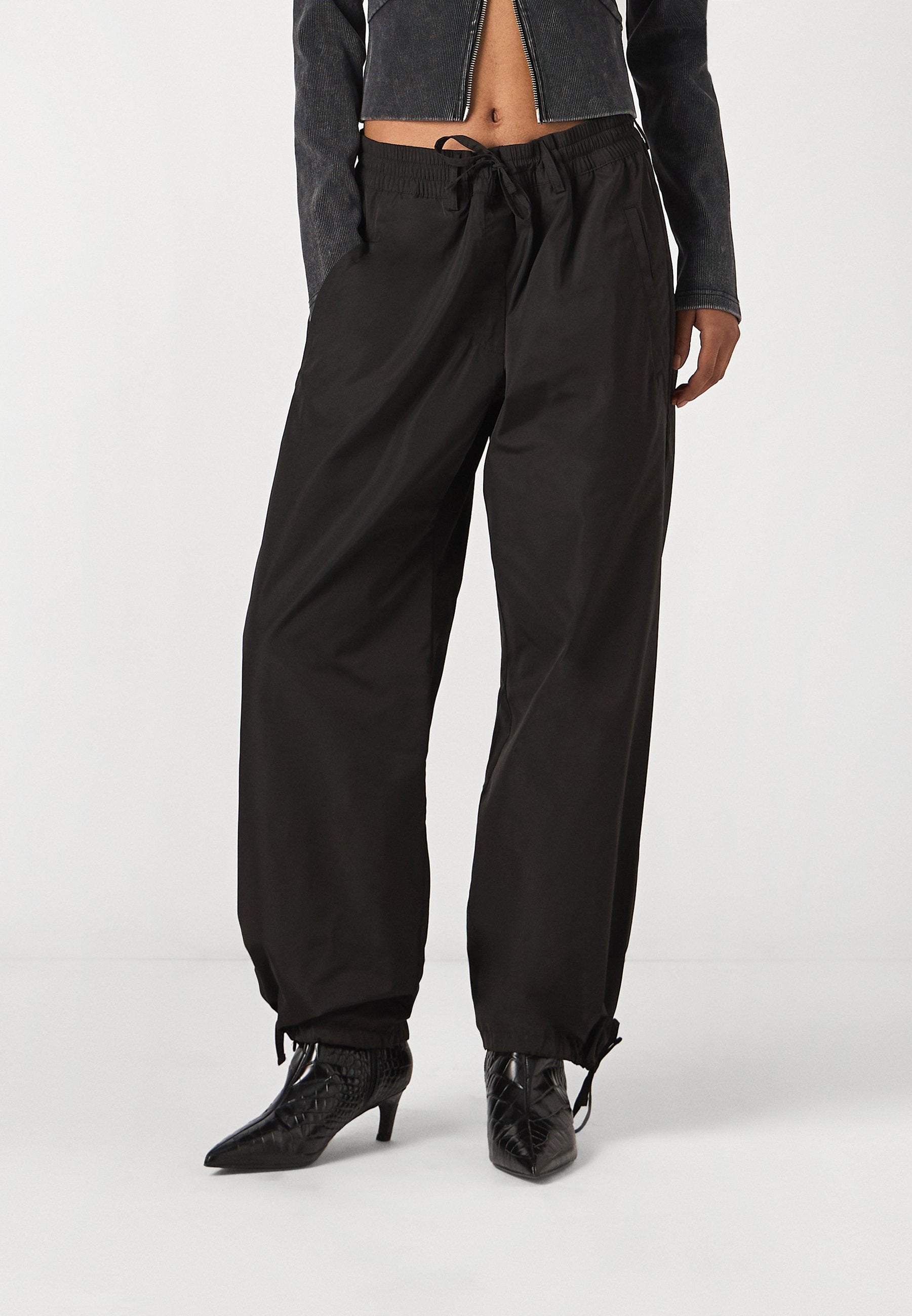 Weekday AETHER PIN PARACHUTE PANTS