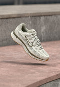 Nike Sportswear P 6000 - Trainers - light bone/sail/phantom/med olive/yellow
