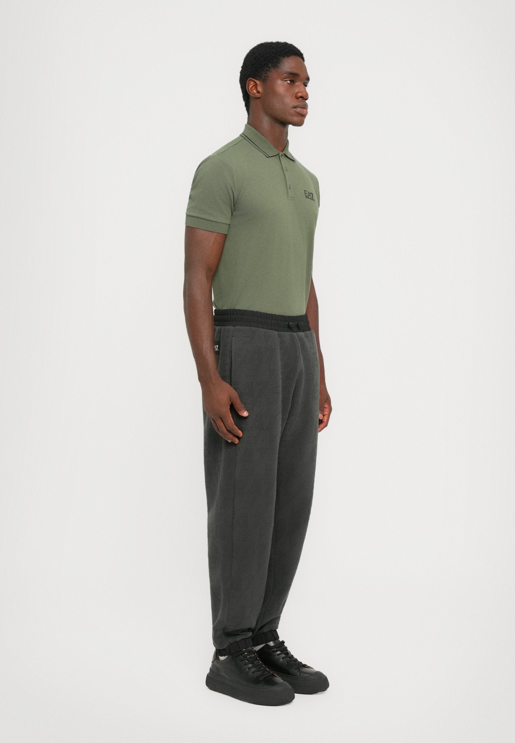TRAIN LOGO SERIES PANTS Media 5
