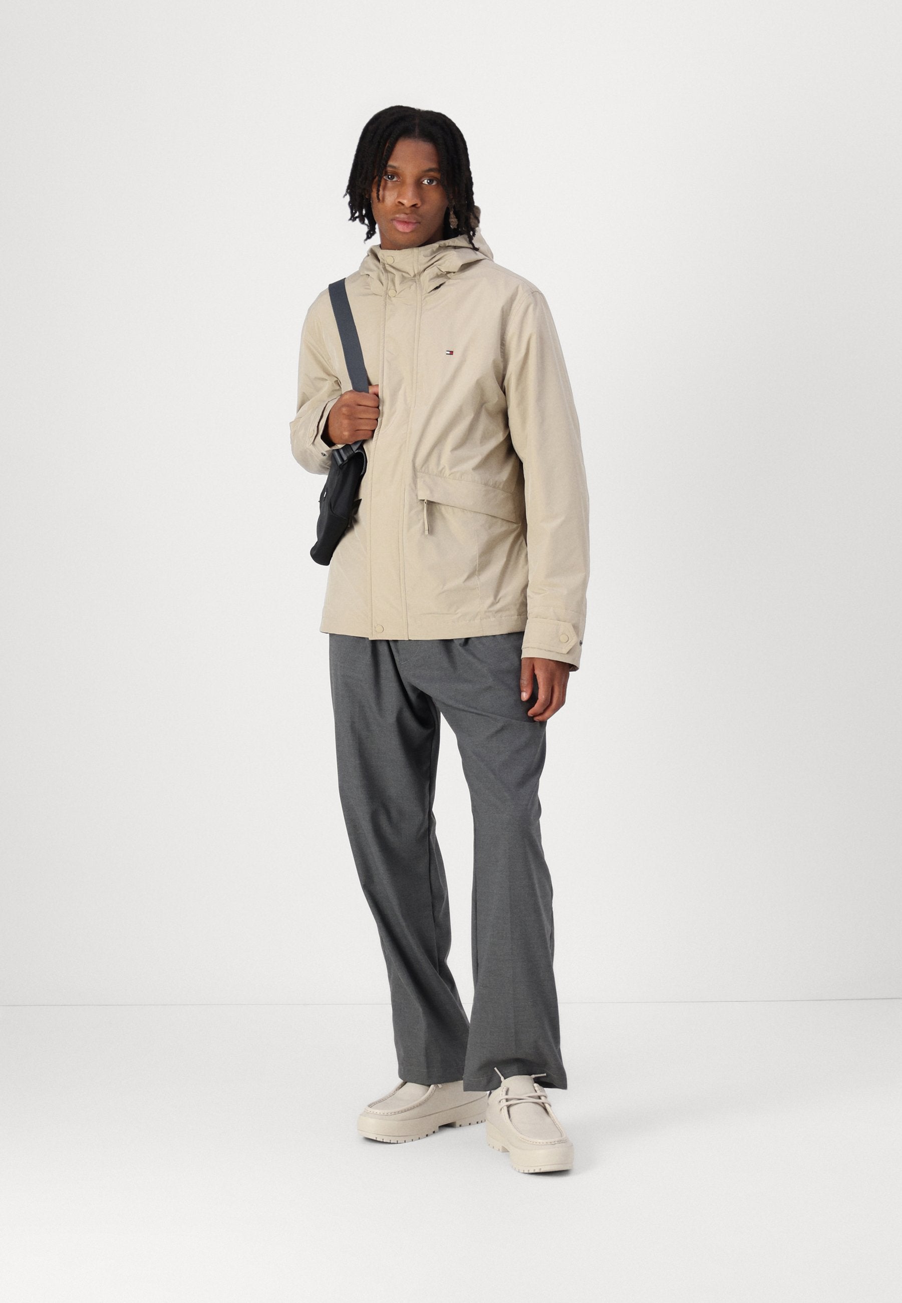 PACKABLE HOODED Media 2