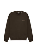 Braunes Sweatshirt mit Rundhalsausschnitt, langen Ärmeln und gerippten Bündchen. Verfügt über ein dezentes, auf der Brust gesticktes Logo. Weiche Stoffstruktur.