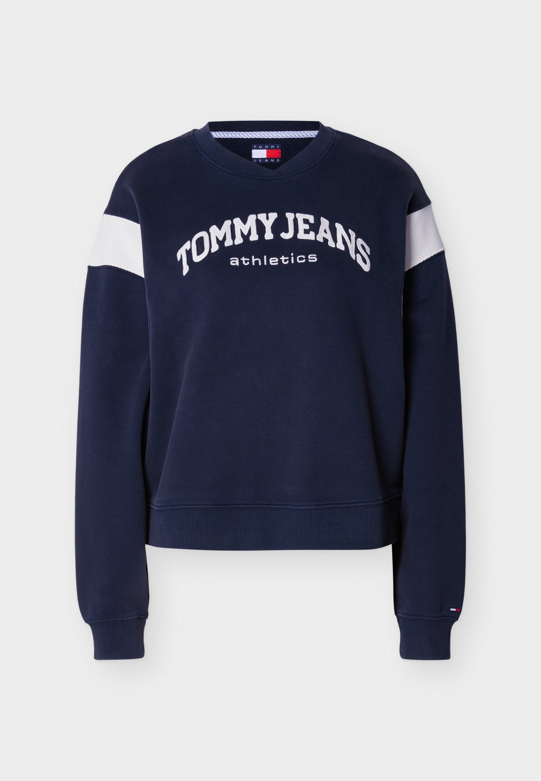 Navyblaues Sweatshirt mit rundem Ausschnitt, weißem Streifen an den Ärmeln und dem Schriftzug "TOMMYJEANS athletics" in Weiß auf der Brust. Aus Baumwollmischung.