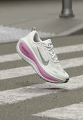 Nike Performance VOMERO PLUS - Road running shoes - white/metallic silver-coloured/bleached lilac