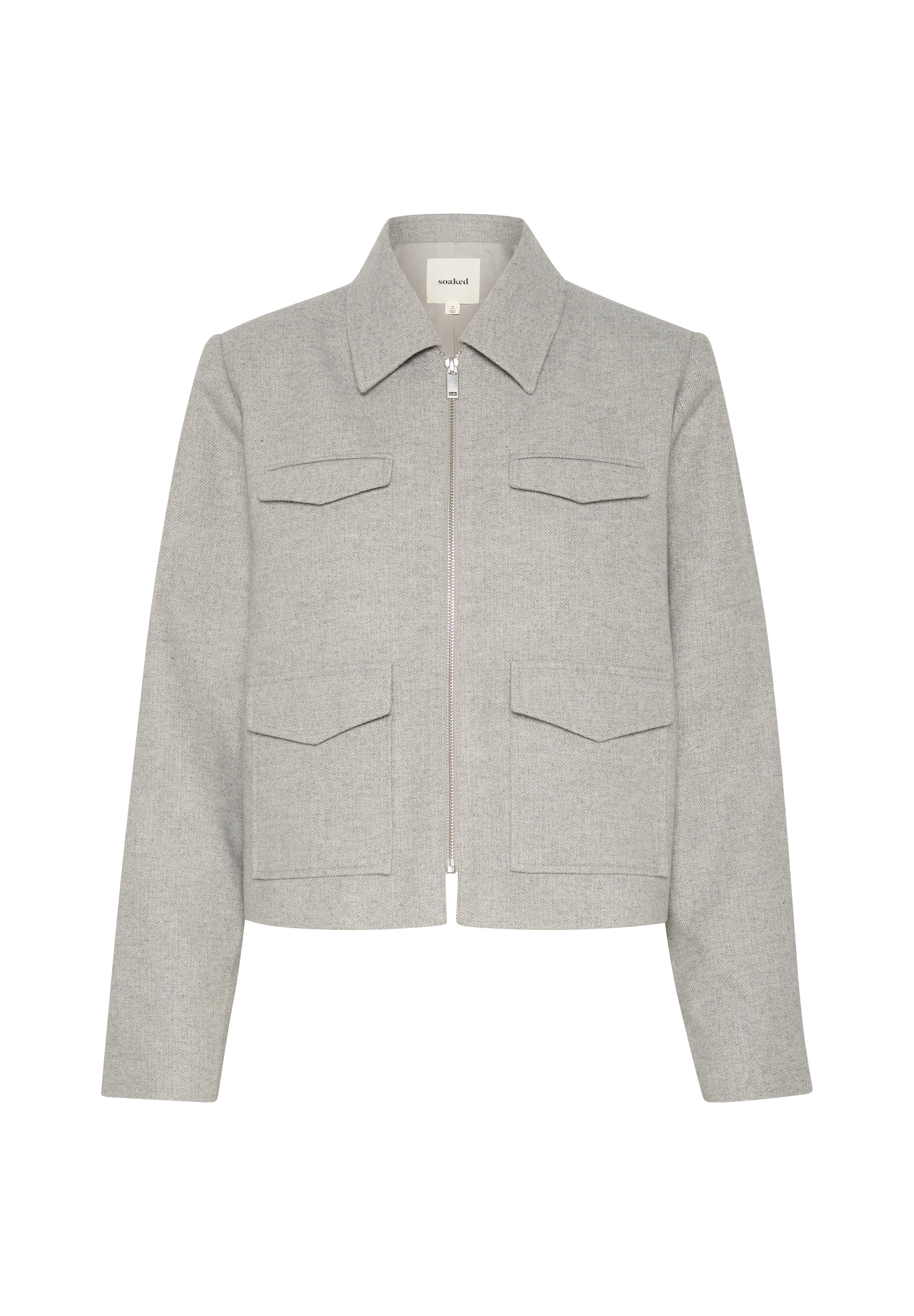 Graue, taillierte Jacke mit Kragen, Reißverschluss und zwei Brusttaschen. Strukturiertes Material, lange Ärmel und minimalistisches Design.