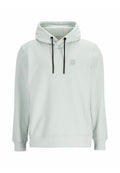 Hellgrauer Hoodie mit einer Fronttasche, Kordeln und einem kleinen Logo auf der Brust. Hergestellt aus weichem Stoff mit glatter Textur.