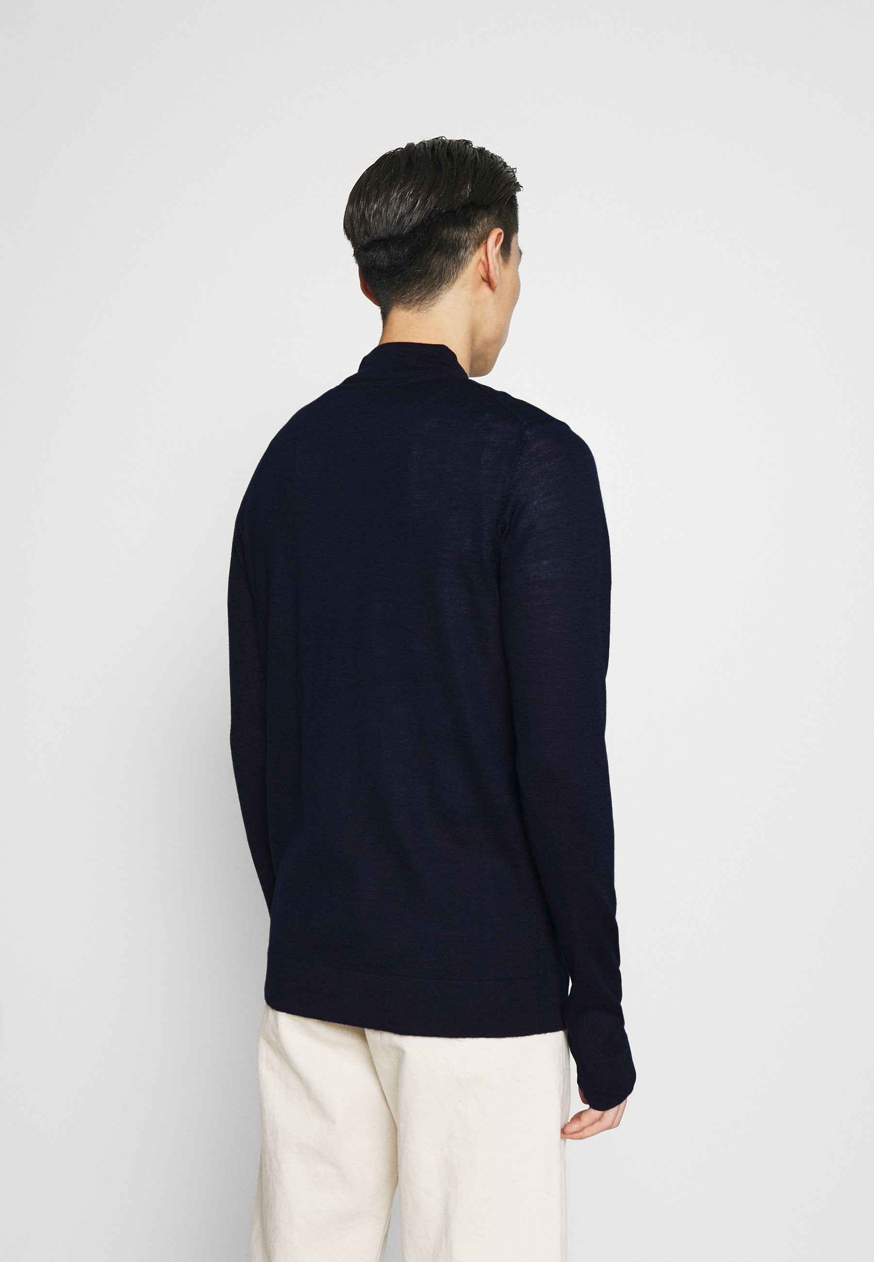 HALF ZIP MOCK NECK Media 4