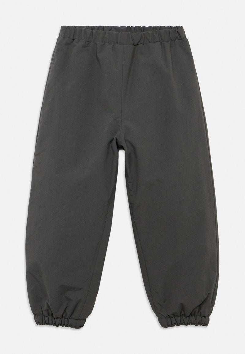 Graue, elastische Hose mit gerafften Bündchen. Glattes, wasserabweisendes Material mit einer lockeren Passform und ohne sichtbare Nähte oder Taschen.