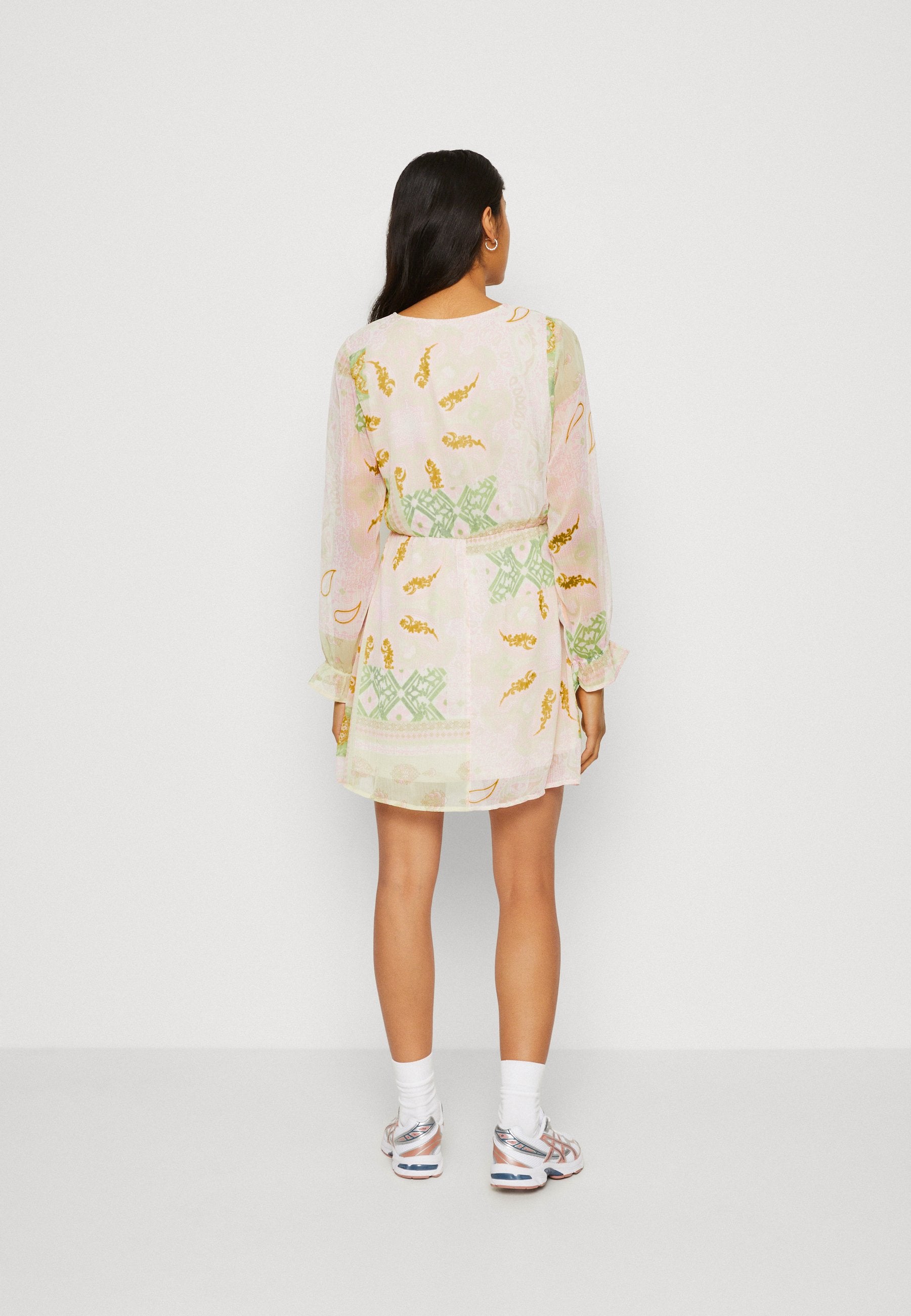 ONLSTELLA PATCH MINI DRESS Media 4