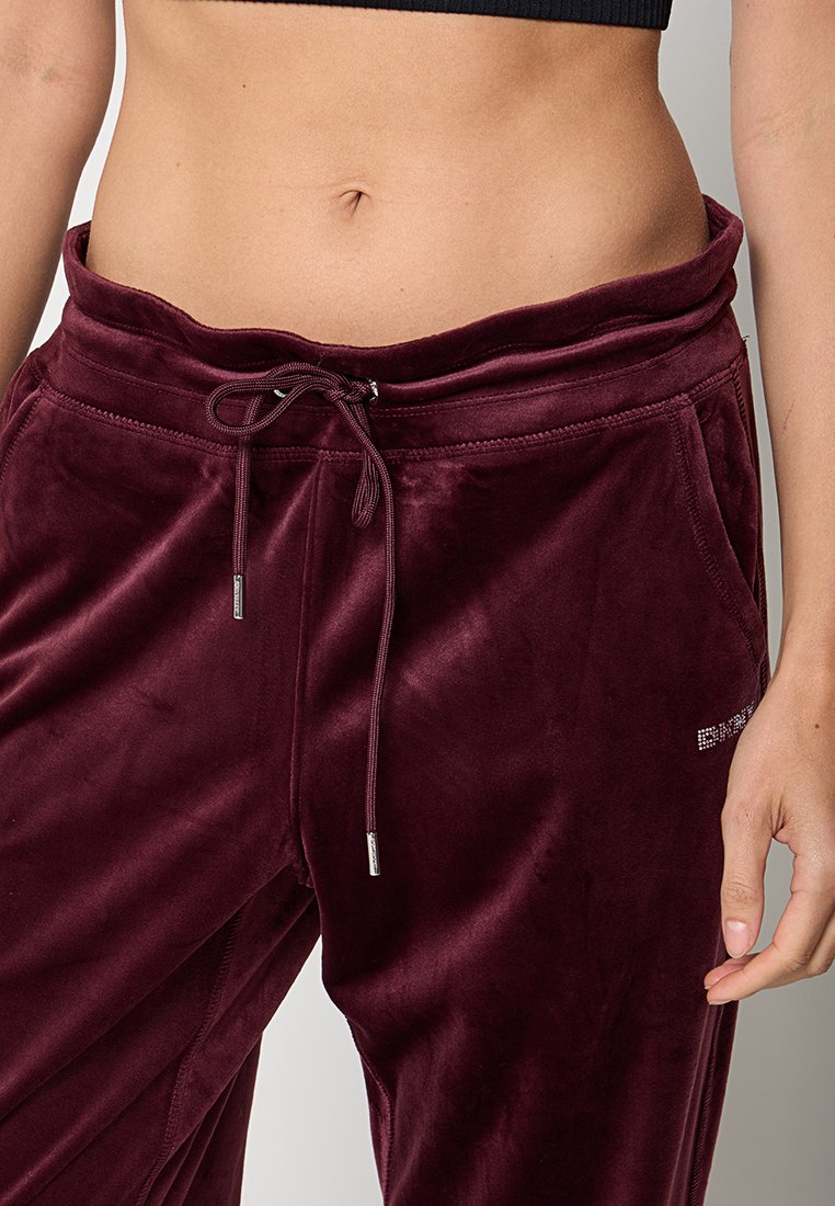 DKNY Sport