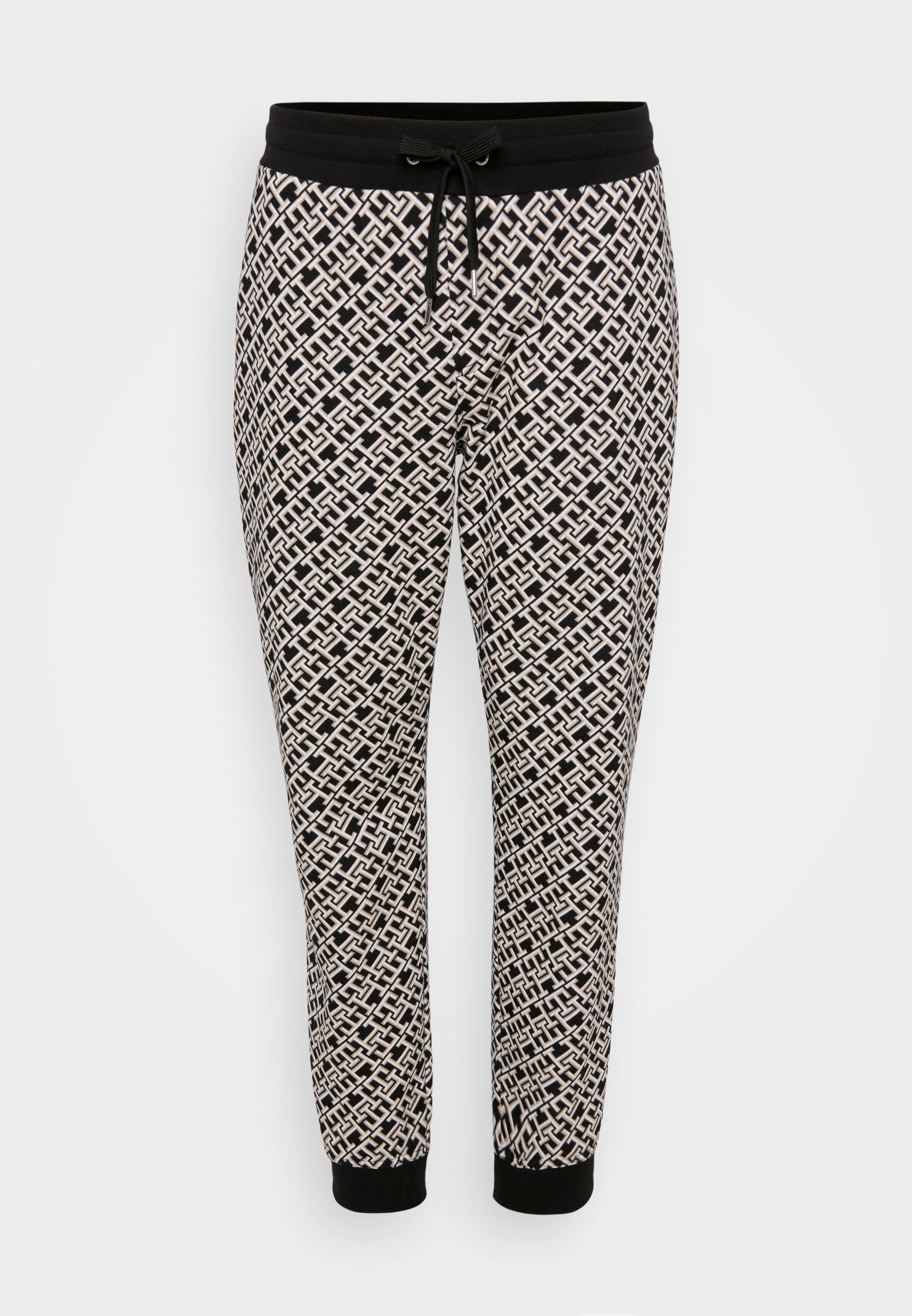 MONOGRAM UNISEX Media 1