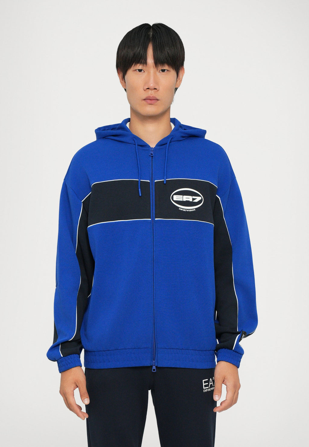 TRAIN LOGO SERIES PIPING HOODIE Media 3