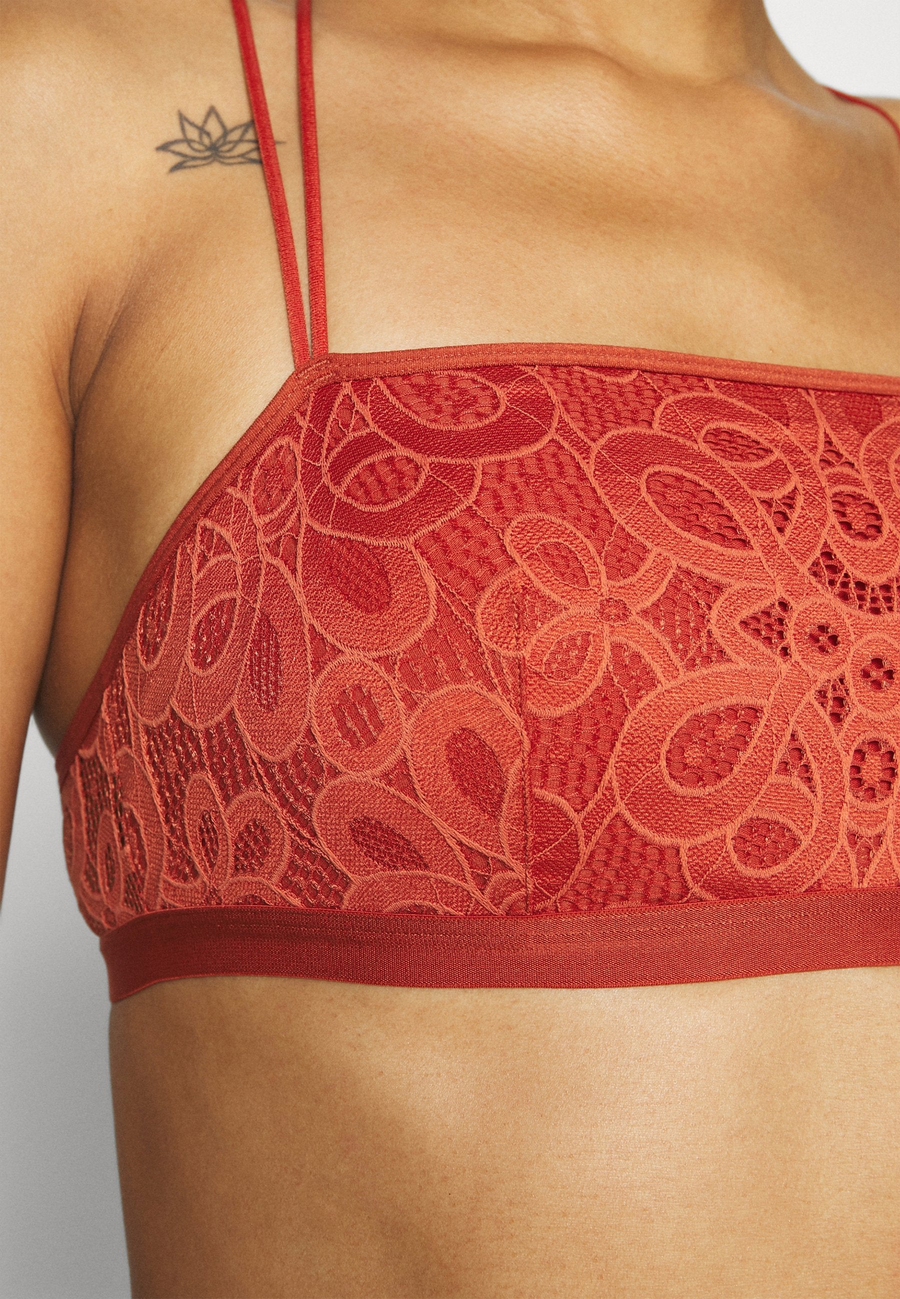 Gilly Hicks BANDEAU