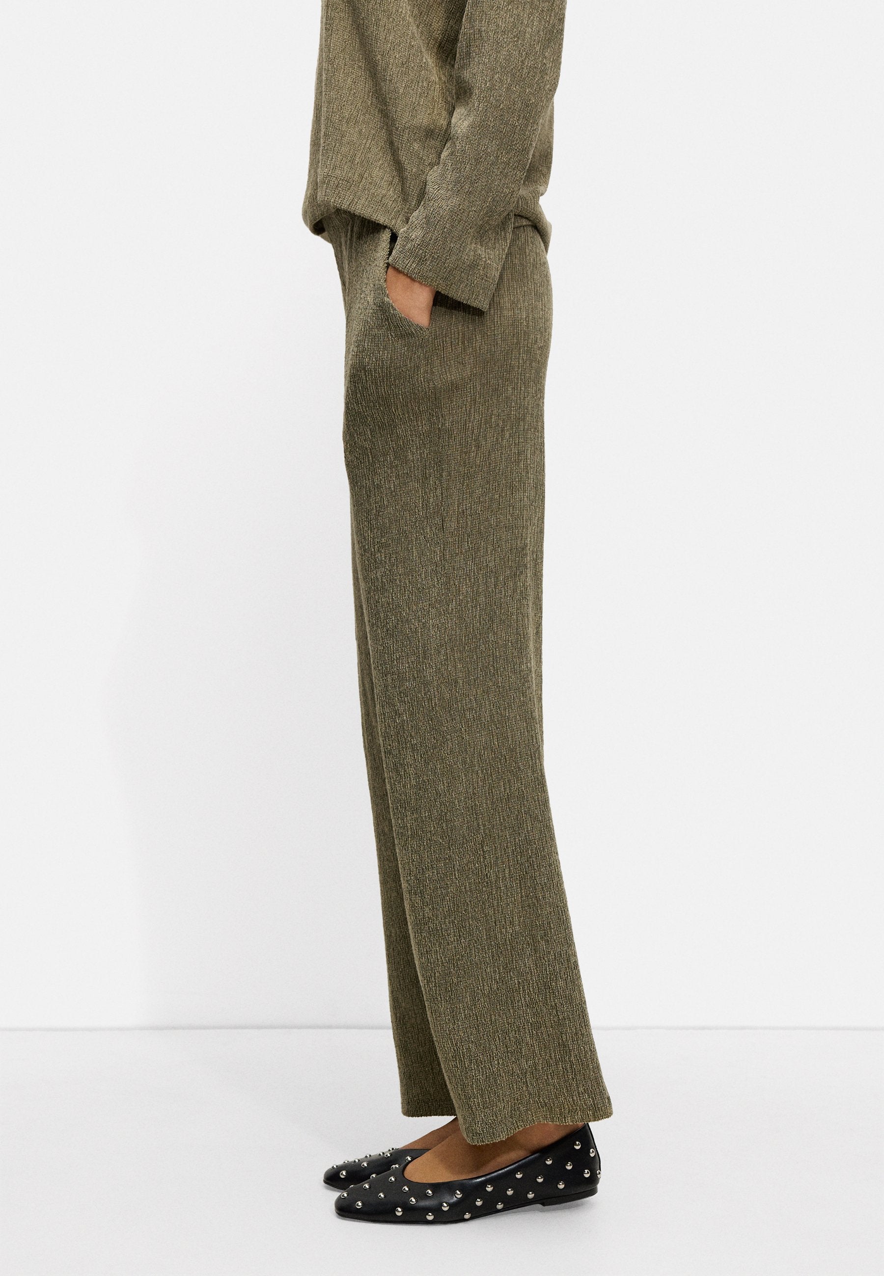 PARFOIS TEXTURED WITH ELASTIC WAISTBAND