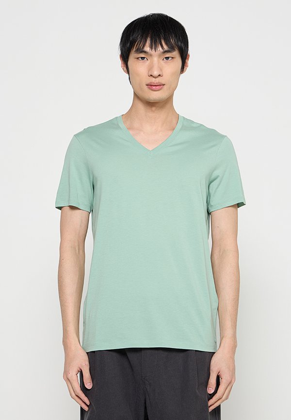 Armani Exchange SLIM FIT