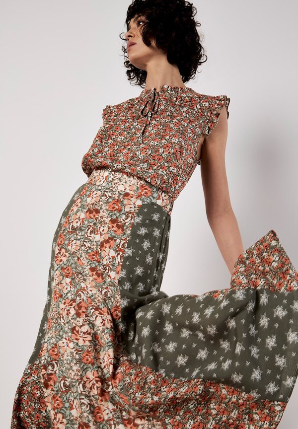 Apricot FLORAL