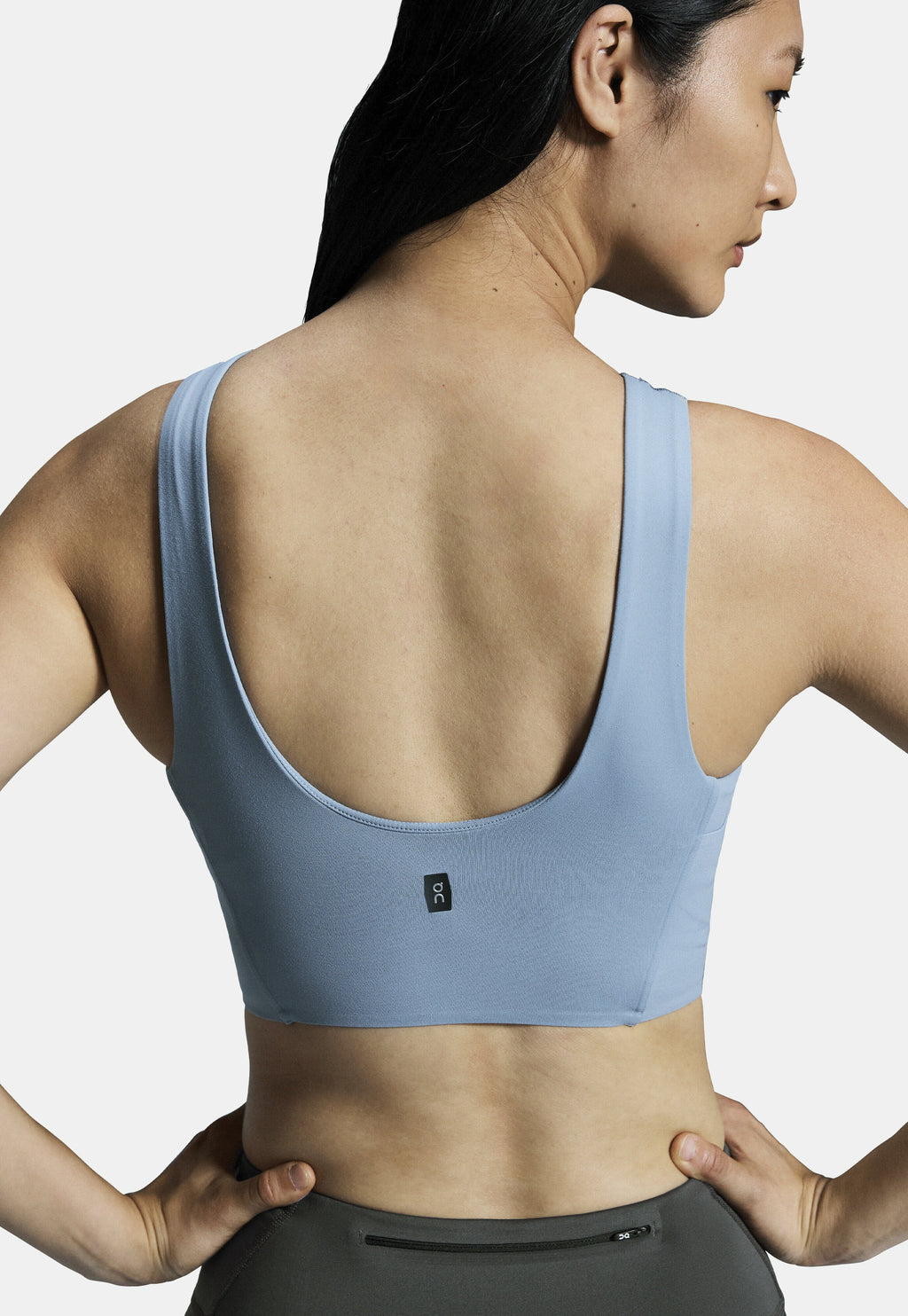 CORE 2-IN-1 CROP   Media 5