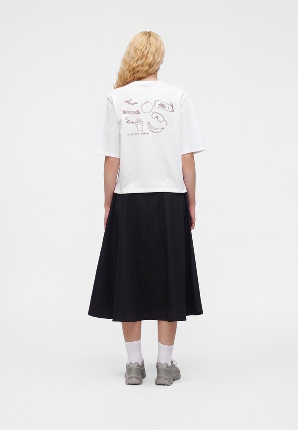 The North Face HIKE PICNIC BOXY SLEEVE TEE GRAPHIC
