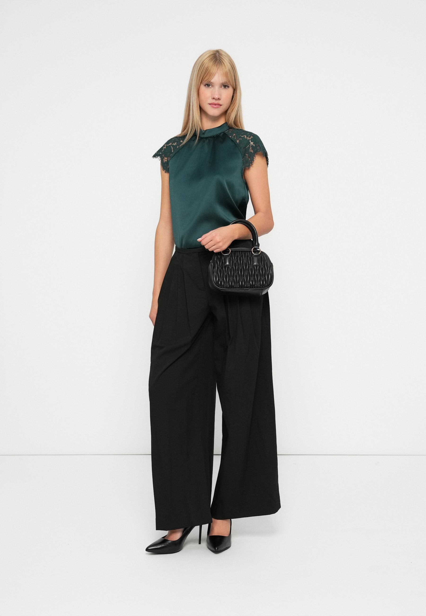 Vero Moda VMTRINE SUPER WIDE PLEATED PANT