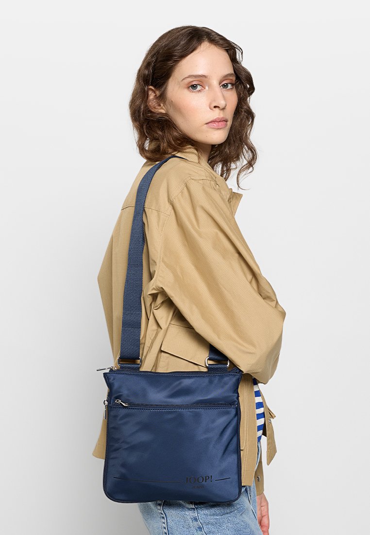 JOOP! Jeans CARTELLO UDA SHOULDERBAG MVZ