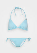 Blau-weiß gestreifter Bikini mit Triangel-Oberteil, das über verstellbare Bindebänder verfügt, sowie passenden tief sitzenden Unterteilen mit seitlichen Bindebändern. Glatte Stoffstruktur.