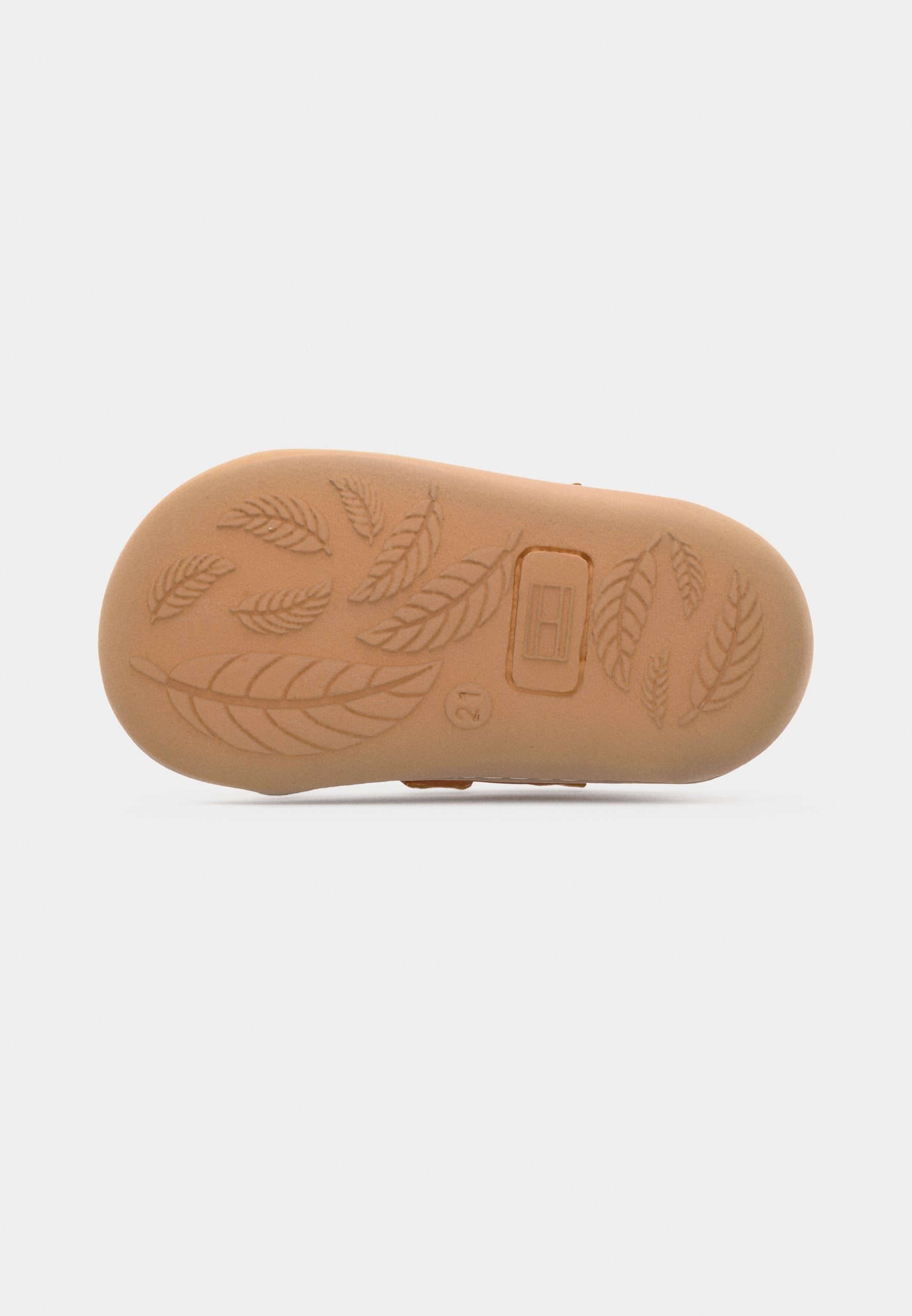 LUCKY BAREFOOT UNISEX Media 6
