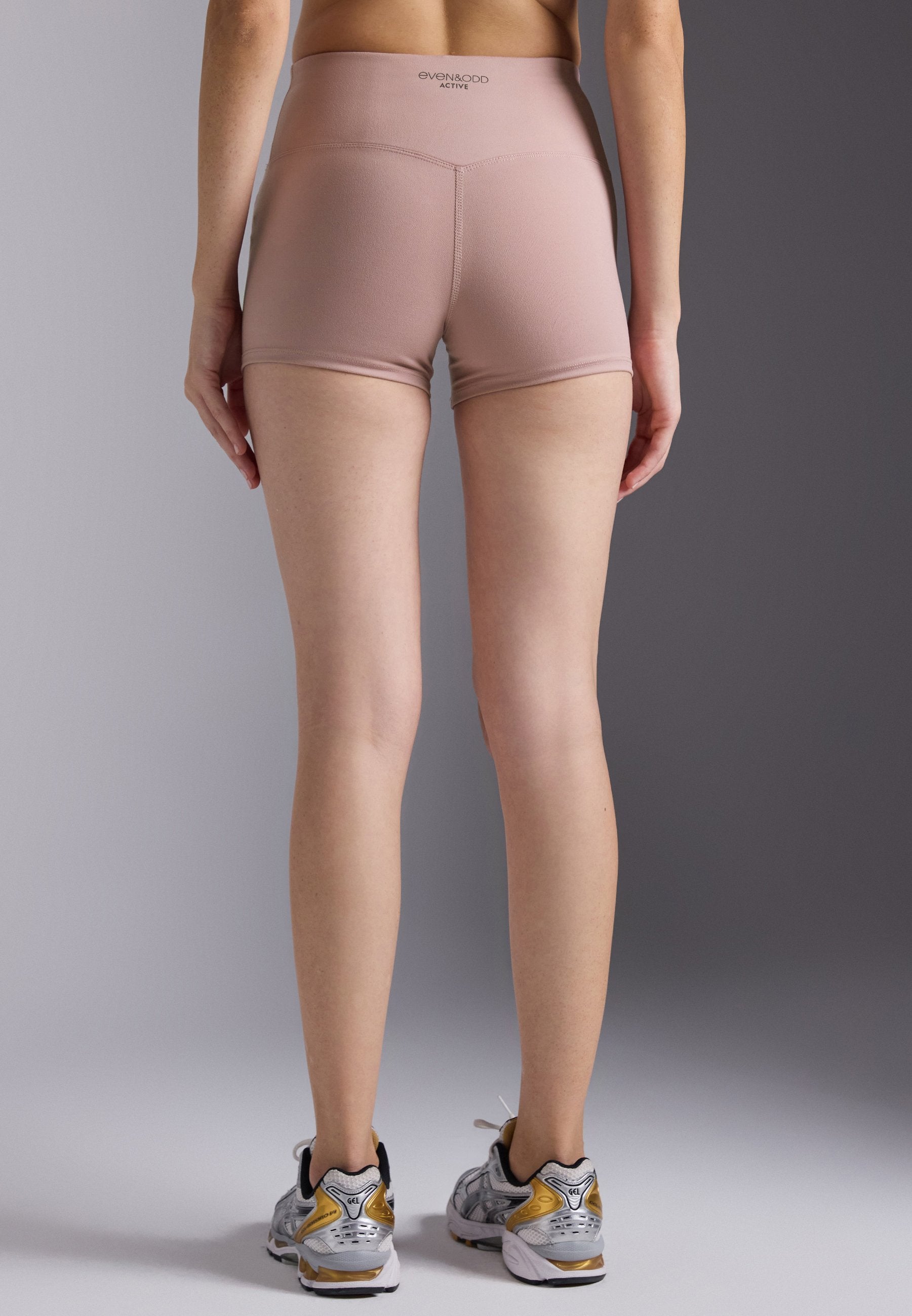 Even&Odd active ESSENTIAL MID RISE BOOTY SHORTS