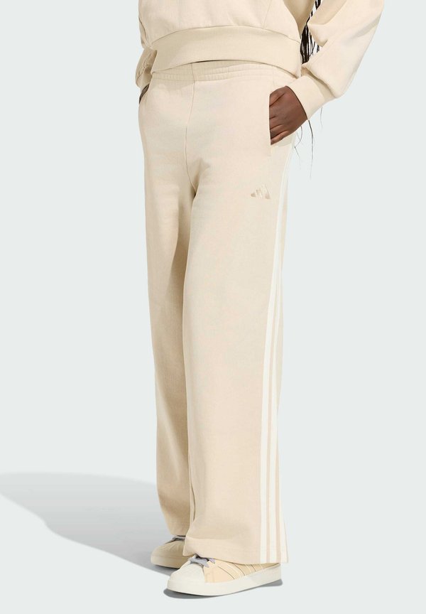 adidas Sportswear ADIDAS SPORTSWEAR W AK 3S WD PT - Tracksuit bottoms - crystal linen off white