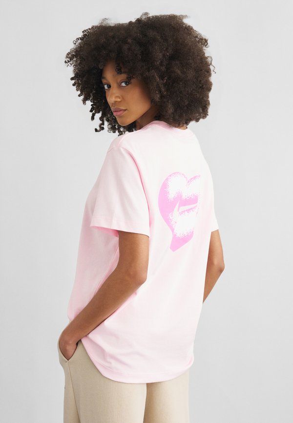 Nike Sportswear BOXY TEE - Print T-shirt - pink foam