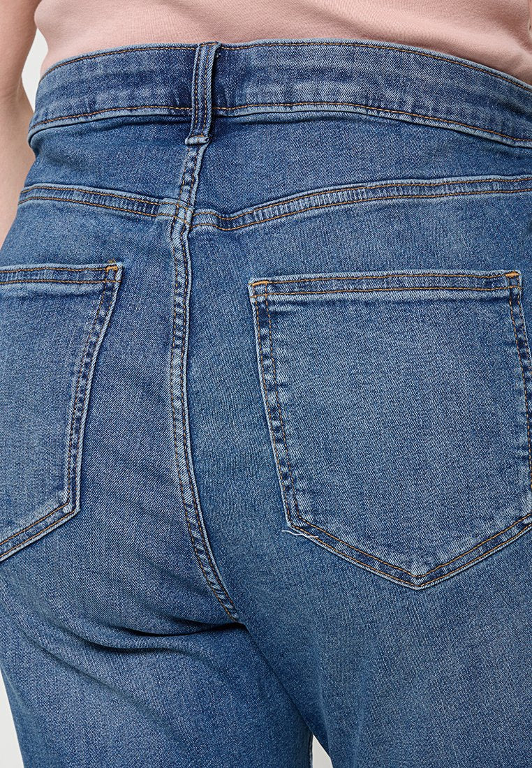 GAP RYAN
