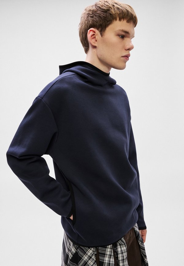 BOSS SNUG HOOD