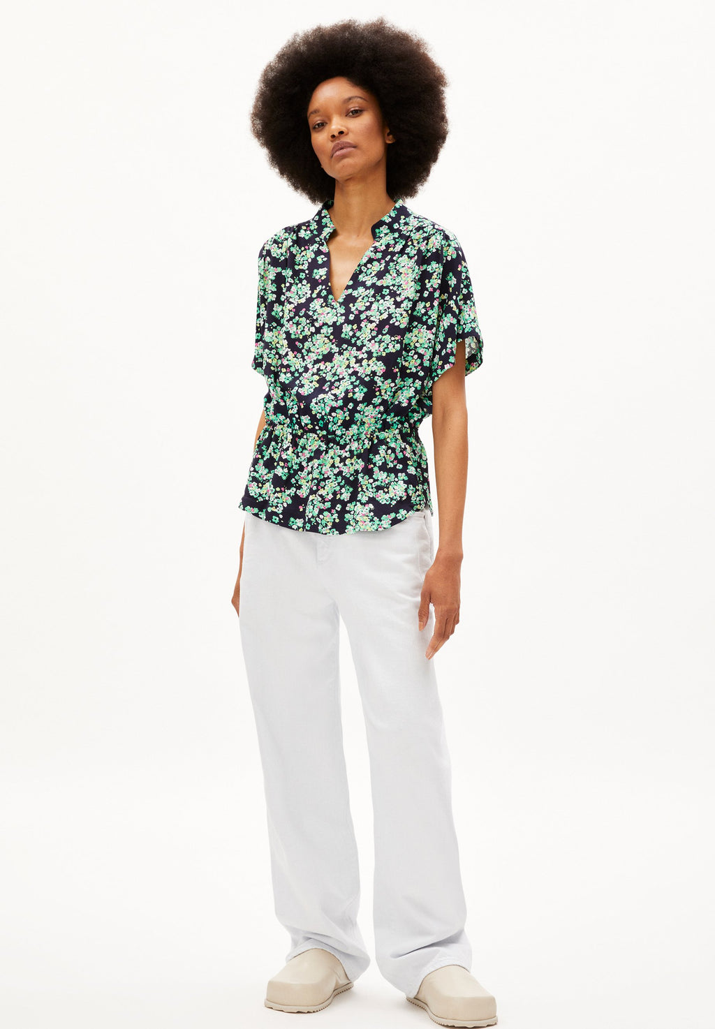 STAACY DITSY FLORAL  Media 2